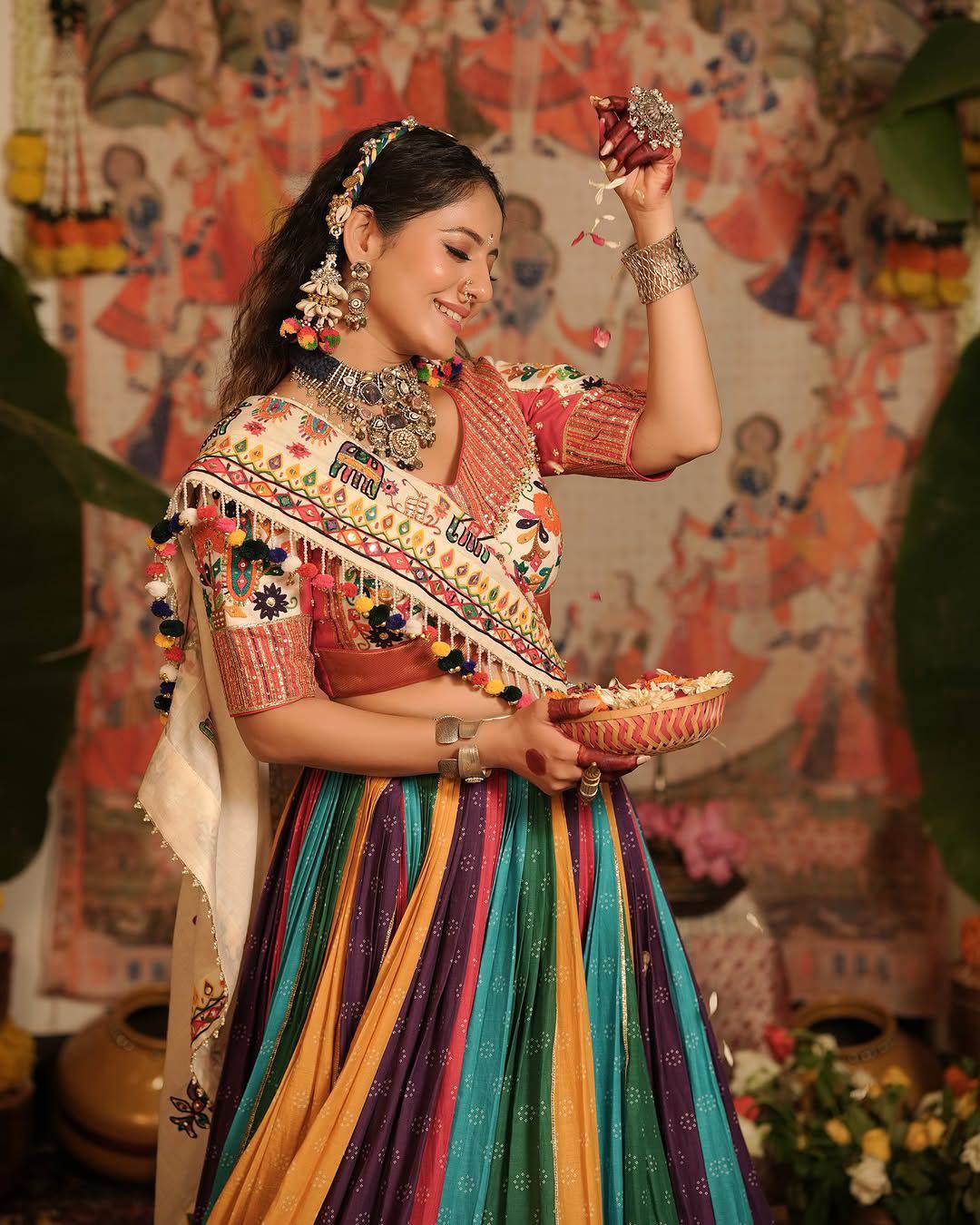 PRESENTING NEW TRENDING NAVRATRI SPECIAL CHANIYA CHOLI